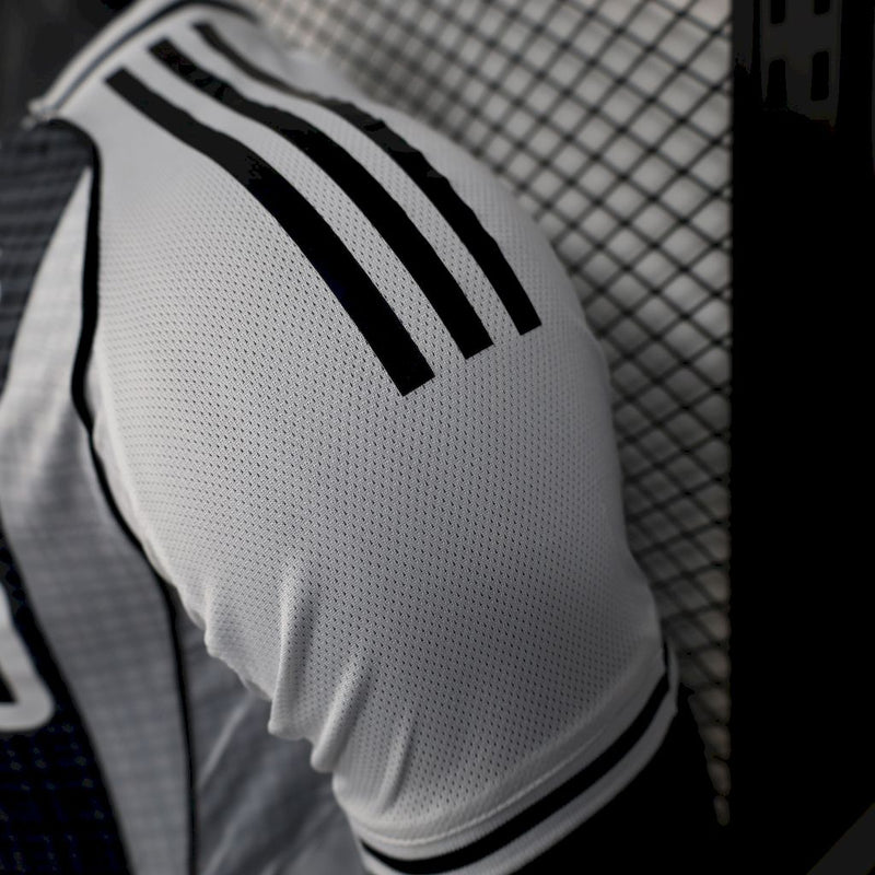 Camisa Newcastle Home 25/26 - Versão Jogador